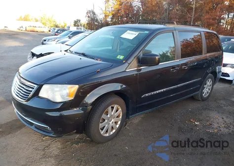 2014 Chrysler Town & Country Touring z USA, uszkodzony, nr VIN 2C4RC1BG4ER228627